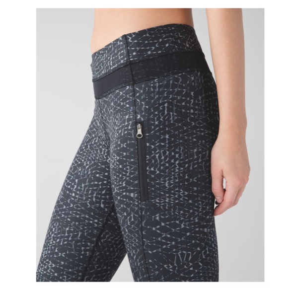 LULULEMON Inspire Tight II (Mesh) Samba Snake Battleship Black/Black Size 6 - Picture 4 of 16